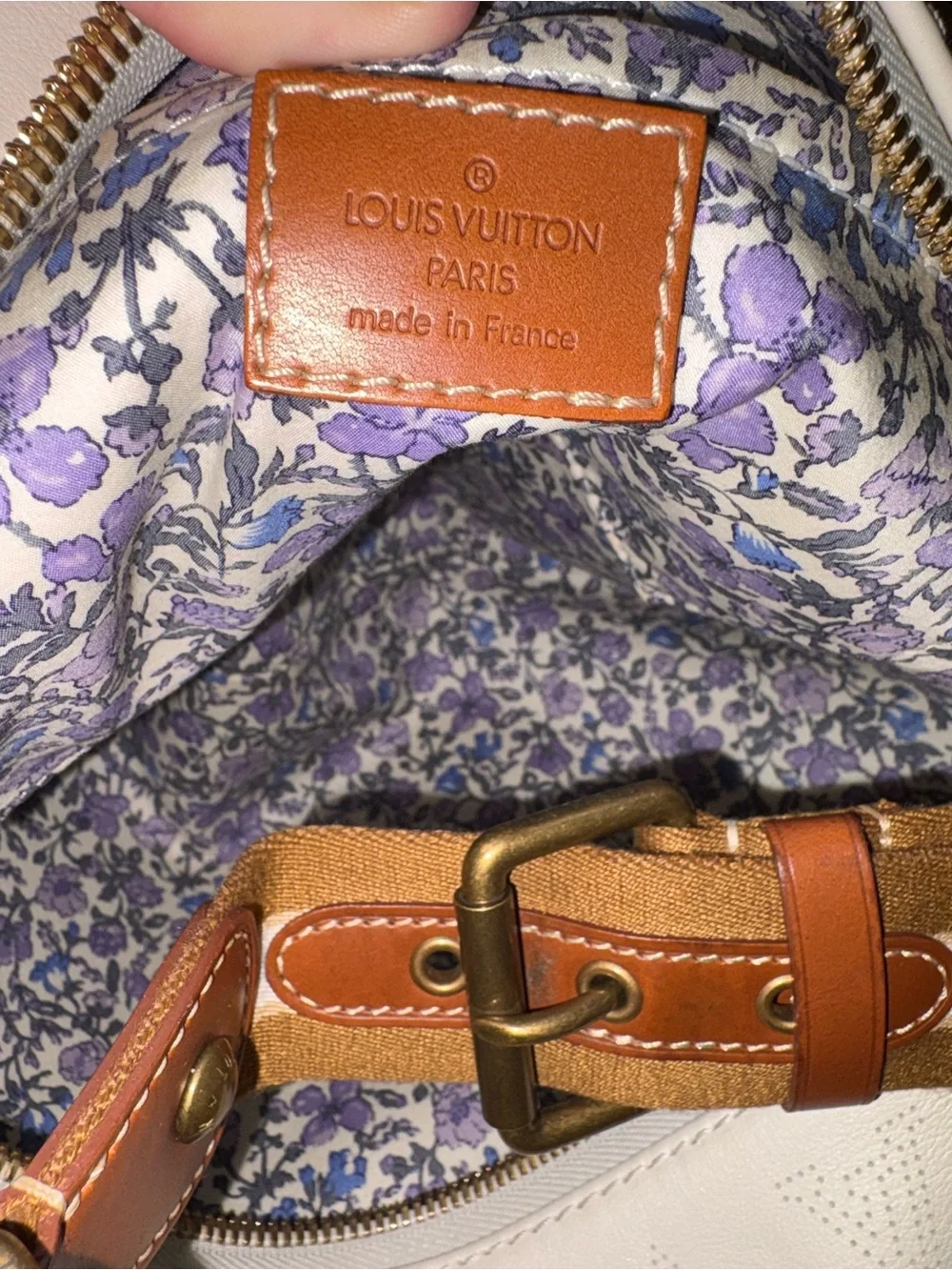Louis Vuitton White Onatah GM Hobo Bag With Brown Buckle Strap and Accents